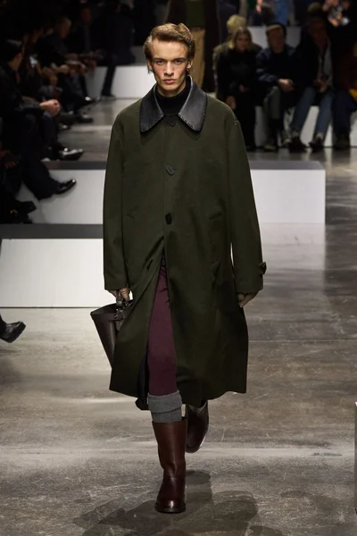 Look 2